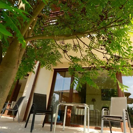 Fuerjes Apartmanhaz Балатонфюред