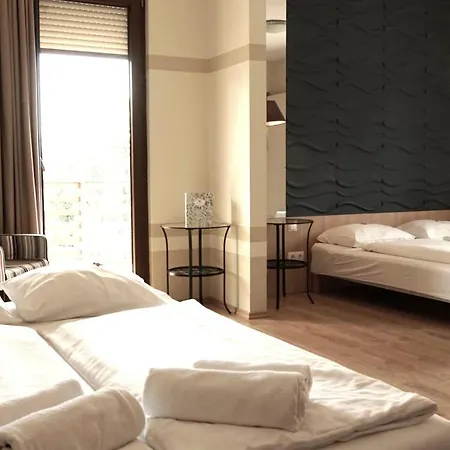 Fürjes Apartmanhotel *
