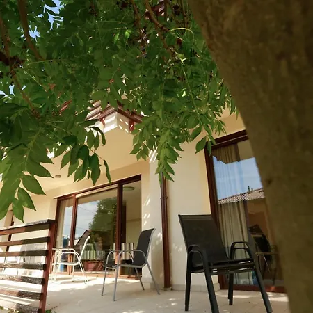 Fuerjes Apartmanhaz Ξενοδοχείο με διαμερίσματα